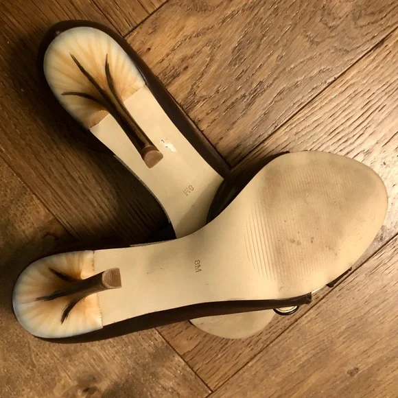 Gorgeous Womens Guess High Heels - Picture 12 of 12